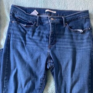 Women’s Levi’s Jeans